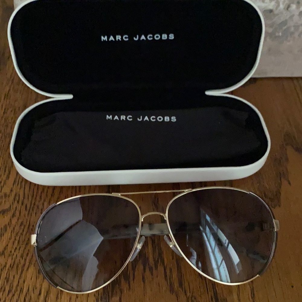 Marc Jacobs Aviator Women’s Sunglasses with Case